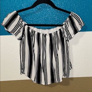 Stripped off the should crop top